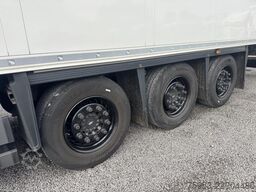 Schmitz Cargobull SKO 24/L-14.7 FP 45 V7 Pharma Lang LKW Vector HE19