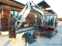 Takeuchi TB 250 mit POWERTILT