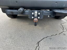 Mercedes-Benz Sprinter 319 CDI 4X4 KA 4x4 Kasten LED 9Gtr AHK RfKam Navi