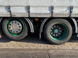 DAF XF 440 6 x 2 Volumencombi