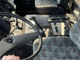 Mercedes-Benz 1222