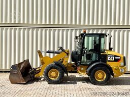CATERPILLAR 906M / 2017 BJ / Schaufel + Gabel
