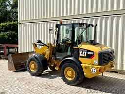 CATERPILLAR 906M / 2017 BJ / Schaufel + Gabel
