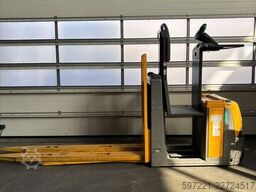 Jungheinrich ECE 320
