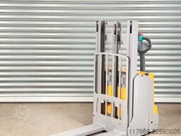 Jungheinrich EJD 220 - nur 1323 Std. - Service Neu-Batterie 90%