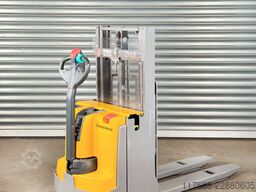 Jungheinrich EJD 220 - nur 1323 Std. - Service Neu-Batterie 90%