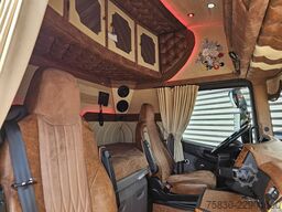 Scania S590 V8 6X4 / 2 TANKS / NL TRUCK! 80T