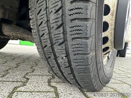 MERCEDES-BENZ Sprinter 519 RTW / 4x4 Allrad / WAS Trage