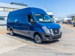 NISSAN NV 400