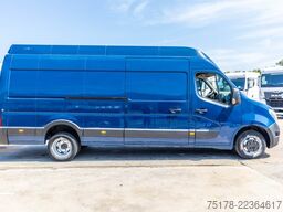 NISSAN NV 400