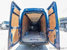 NISSAN NV 400