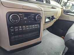 M.A.N. 12.290 TGM Folding lift