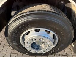 RENAULT Premium Lander Pritsche mit Kran FASSI