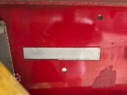 SCHMITZ CARGOBULL ca. 26 cbm Hlabrund Hinterkipper, Lift