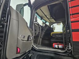 Volvo FH16.750 8x4 / 260T / RETARDER / FULL AIR