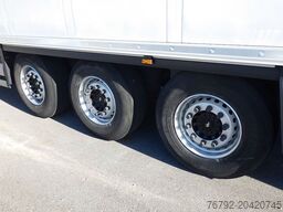 SCHMITZ CARGOBULL SKO 24/L FP 45 Multitemp/Doppelst./LBW 3to./Lift