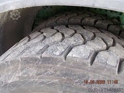 MERCEDES-BENZ AROCS 3240 8x4 Betonmischer Liebherr 9 m³