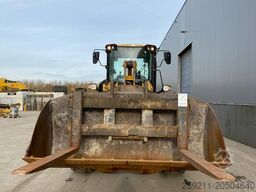 CAT 938 M (Bucket + Forks)