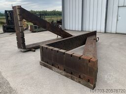 Equerres de bridage en fonte 4000 x 2000 x 575 mm