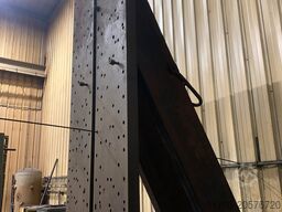 Equerres de bridage en fonte 4000 x 2000 x 575 mm