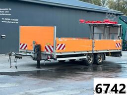 HUMBAUR HBT Verkehrsleitanhänger mit Leuchtanlage