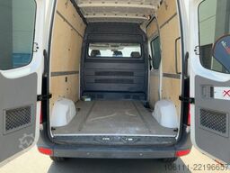 VOLKSWAGEN Crafter Kasten 35 kurz L1H2 Hochdach