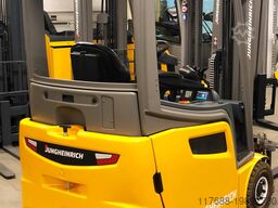 Jungheinrich EFG 218k - Service Neu - Batterie 88% - Triplex