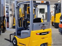 Jungheinrich EFG 220 - Service Neu - Batterie 87% - Freihub