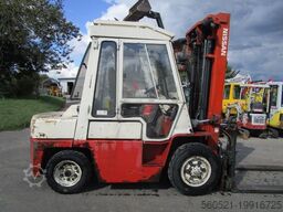 Nissan 4 Ton.-Triplex-Freihub 6m + Seitenschieber