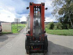 Nissan 4 Ton.-Triplex-Freihub 6m + Seitenschieber