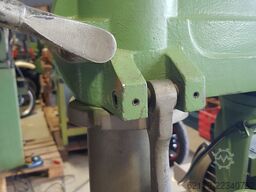 DeWalt Radialarmkreissäge 300 mm Sägeblatt / 900 mm