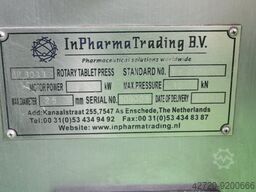 In Pharma Trade B.V. ZP 3033 Doppelpresse