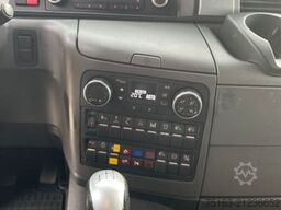 MAN TG-S 26.440 6x4 Abrollkipper mit Kran Funk 4xhyd