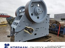 Metso Lokomo jaw crusher with hopper and vibrating chute