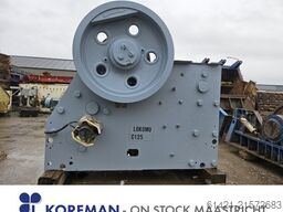 Metso Lokomo jaw crusher with hopper and vibrating chute