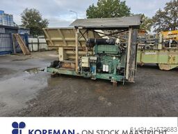 Metso Lokomo jaw crusher with hopper and vibrating chute