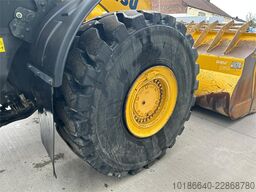 Komatsu WA500-8E0