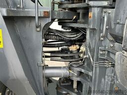 Komatsu WA500-8E0