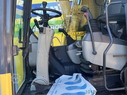 Komatsu PW180-10