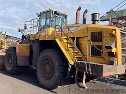 Komatsu WA600-8E0