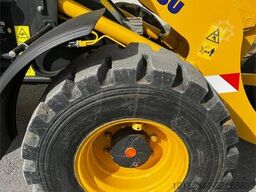 Komatsu WA100M-8E0