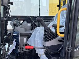 Komatsu PC38MR-5