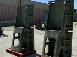 Paire d'équerres en fonte 2075 x 1000 x 700 mm