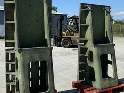 Paire d'équerres en fonte 2075 x 1000 x 700 mm