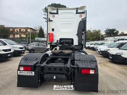 Ford Ford Fmax 500 anno 2023 km118000 con Adr