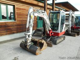 Takeuchi TB 225 mit POWERTILT