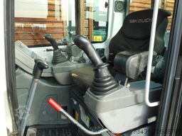 Takeuchi TB 225 mit POWERTILT