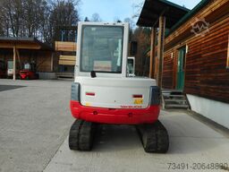 Takeuchi TB 250 mit POWERTILT