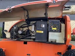 JLG 800AJ