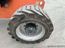 JLG 800AJ